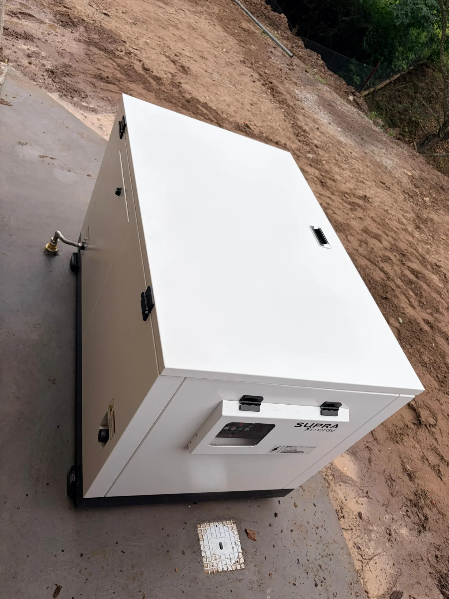 Instalación de grupo electrógeno SUPRA Energy — proyecto 02