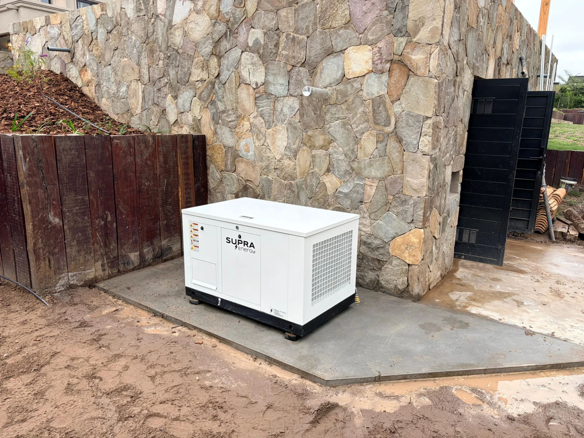 Instalación de grupo electrógeno SUPRA Energy — proyecto 06